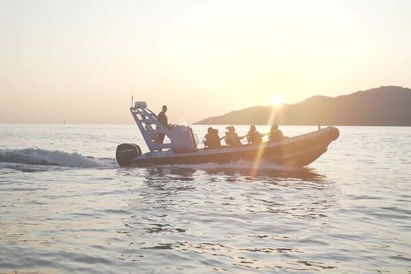 Bowen Island Dinner and Zodiac Boat Tour, Vancouver